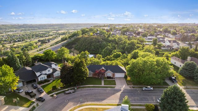 6265 S 2225 E, South Ogden, UT 84403