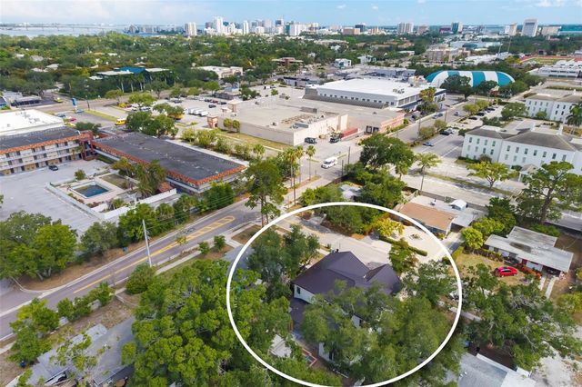 2114 FLOYD STREET, Sarasota, FL 34239