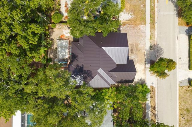 2114 FLOYD STREET, Sarasota, FL 34239