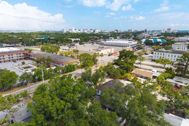 2114 FLOYD STREET, Sarasota, FL 34239