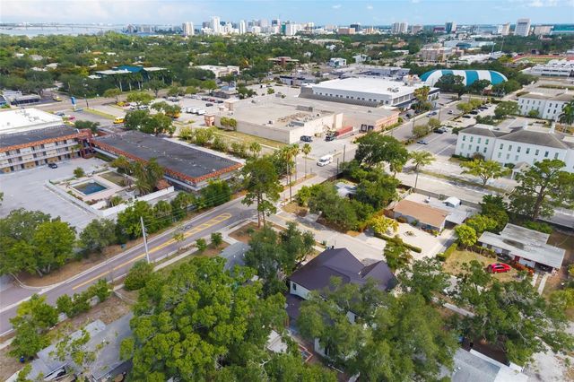 2114 FLOYD STREET, Sarasota, FL 34239