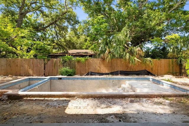 2114 FLOYD STREET, Sarasota, FL 34239