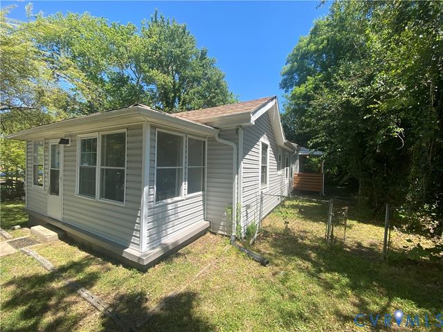 431 S 18th Ave, Hopewell, VA 23860