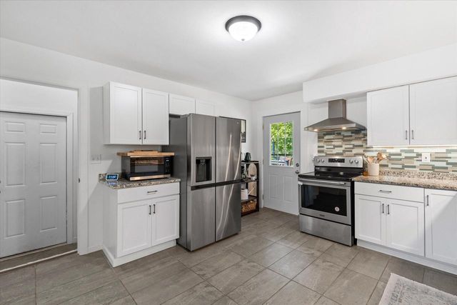 1515 S Sunny Slope ROAD, New Berlin, WI 53151