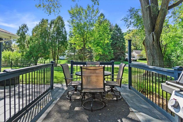 1515 S Sunny Slope ROAD, New Berlin, WI 53151