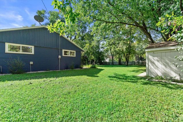 1515 S Sunny Slope ROAD, New Berlin, WI 53151