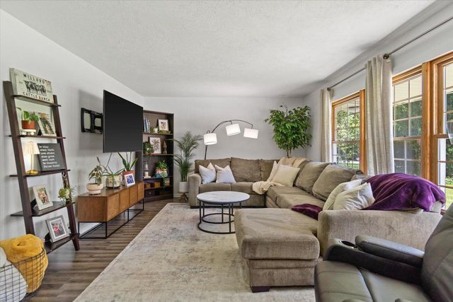 1515 S Sunny Slope ROAD, New Berlin, WI 53151