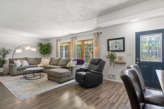 1515 S Sunny Slope ROAD, New Berlin, WI 53151