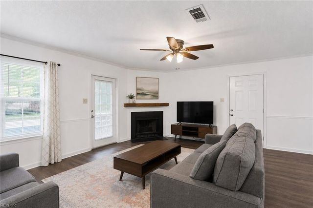100 Windsor Ln Apt D, Williamsburg, VA 23185