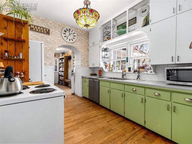 2932 8th Avenue, Pueblo, CO 81008