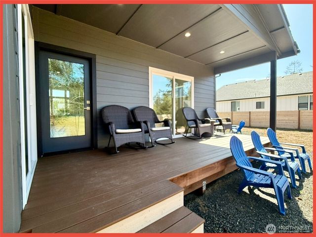 109 Sunrise Avenue SE, Ocean Shores, WA 98569