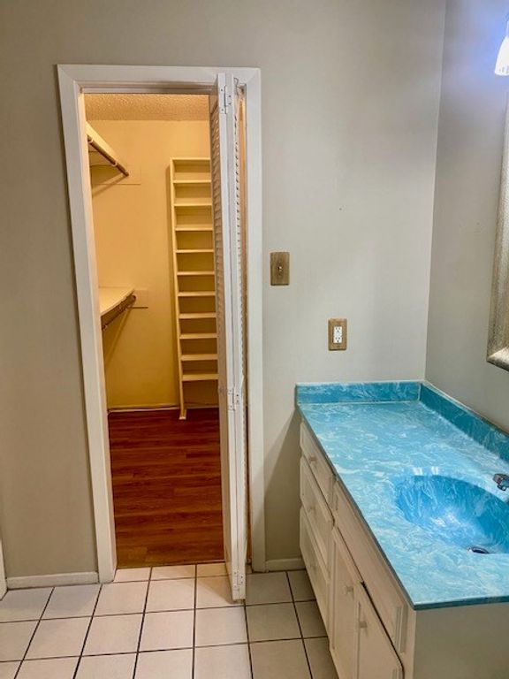 Image 10 of property listing at 2608 Sunset Dr, San Angelo, TX 76904