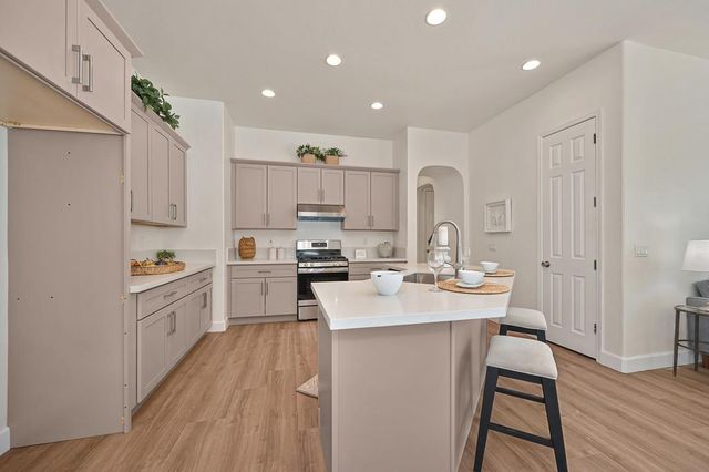 5843 Bridgecross Dr, Sacramento, CA 95835
