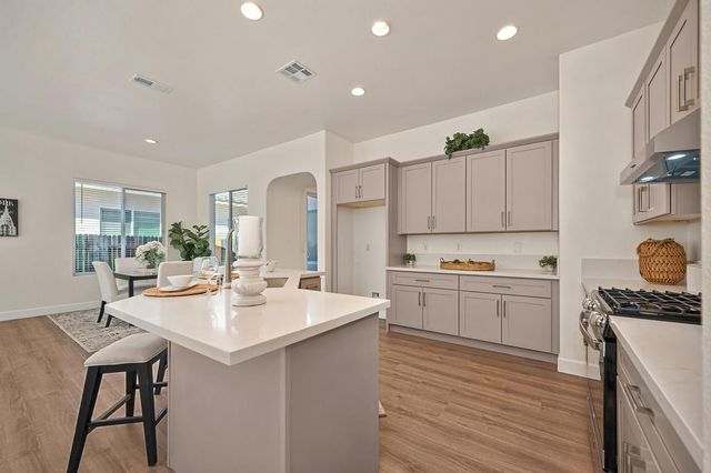 5843 Bridgecross Dr, Sacramento, CA 95835