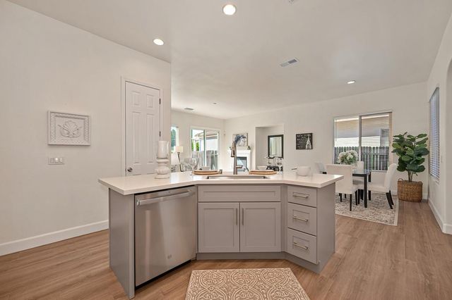 5843 Bridgecross Dr, Sacramento, CA 95835