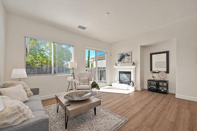 5843 Bridgecross Dr, Sacramento, CA 95835