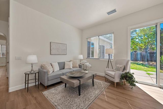 5843 Bridgecross Dr, Sacramento, CA 95835