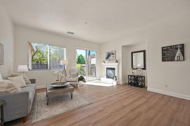 5843 Bridgecross Dr, Sacramento, CA 95835