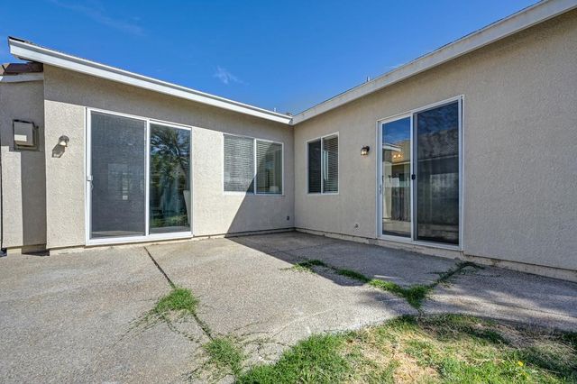 5843 Bridgecross Dr, Sacramento, CA 95835
