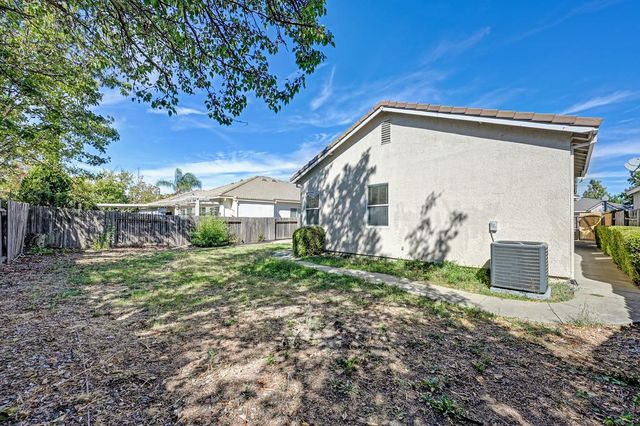 5843 Bridgecross Dr, Sacramento, CA 95835