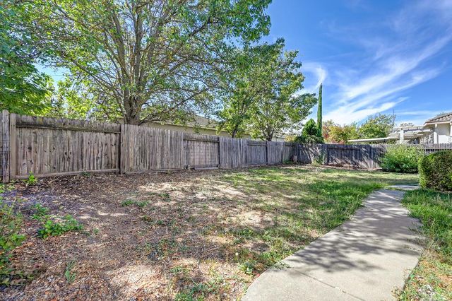 5843 Bridgecross Dr, Sacramento, CA 95835