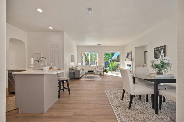 5843 Bridgecross Dr, Sacramento, CA 95835