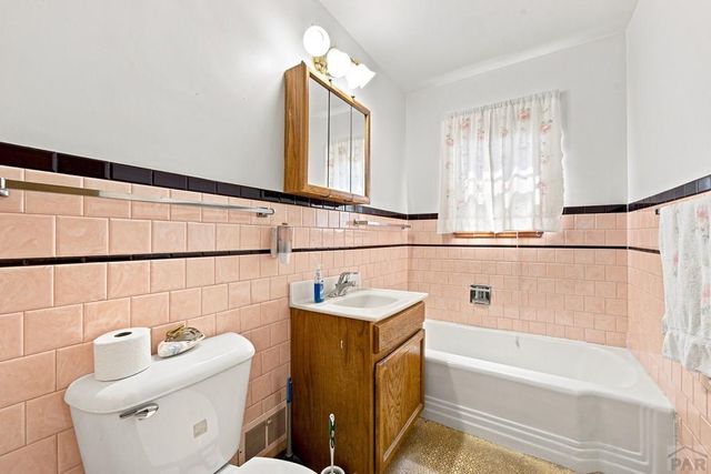 648 Jackson St, Pueblo, CO 81004