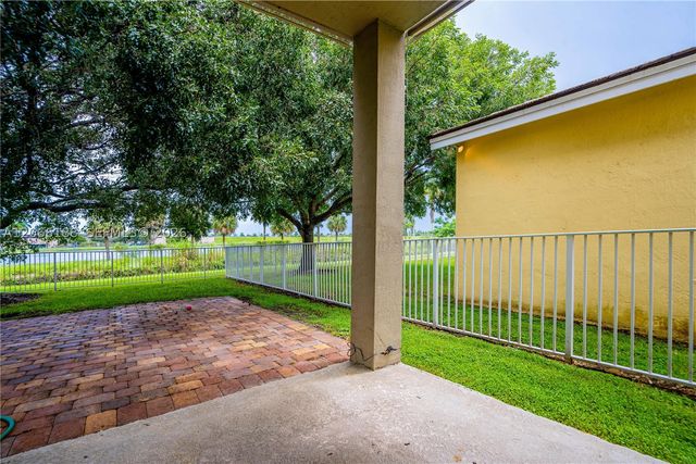 27621 SW 139th Pl, Homestead, FL 33032