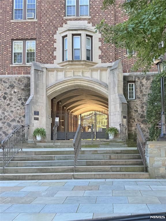 275 Engle Street P4, Englewood, NJ 07631