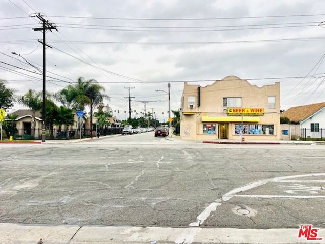 6525 Holmes Avenue, Los Angeles, CA 90001
