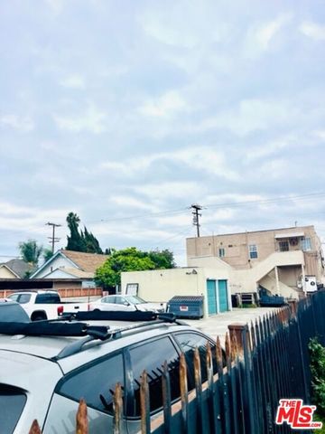 6525 Holmes Avenue, Los Angeles, CA 90001