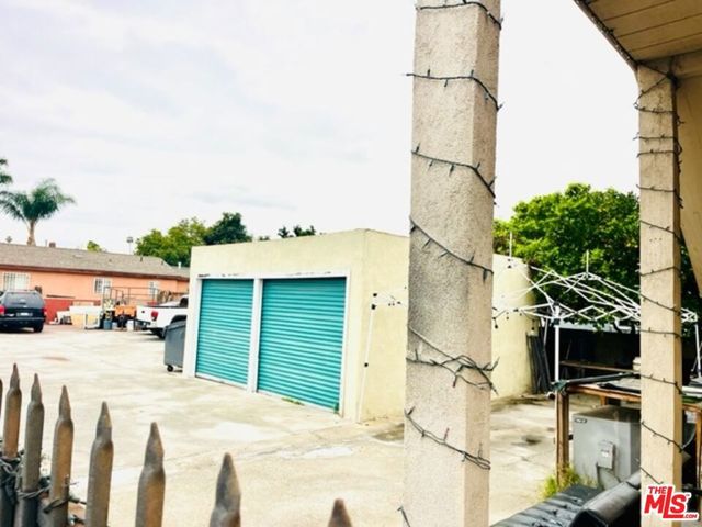 6525 Holmes Avenue, Los Angeles, CA 90001