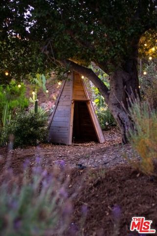 24537 Dry Canyon Cold Creek Road, Calabasas, CA 91302