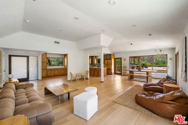 24537 Dry Canyon Cold Creek Road, Calabasas, CA 91302