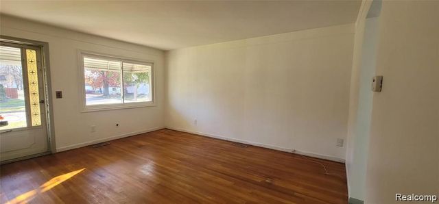 4004 Kingston Street, Dearborn Heights, MI 48125