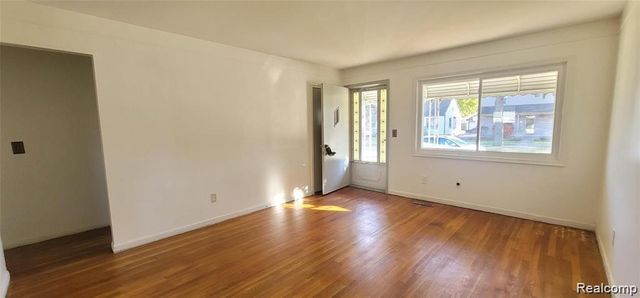 4004 Kingston Street, Dearborn Heights, MI 48125