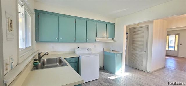 4004 Kingston Street, Dearborn Heights, MI 48125