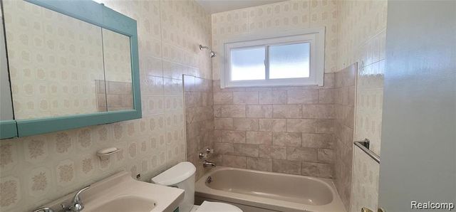 4004 Kingston Street, Dearborn Heights, MI 48125