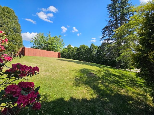 200 Lookout Dr, Oakdale, PA 15071