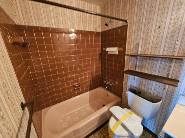 200 Lookout Dr, Oakdale, PA 15071