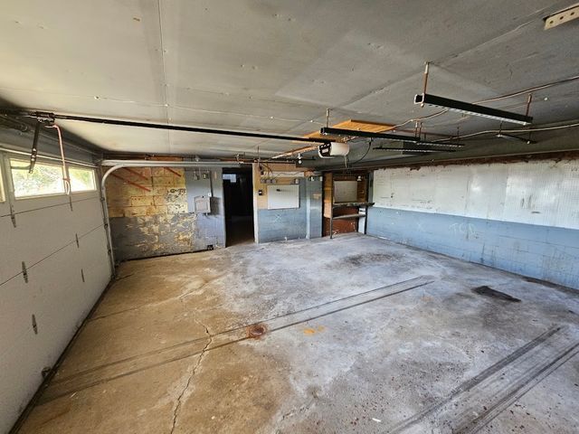 200 Lookout Dr, Oakdale, PA 15071