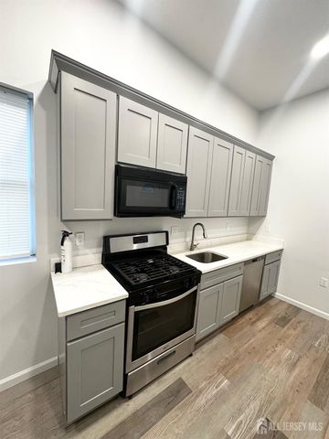 55 Cutters Dock Road B, Middlesex, NJ 07095