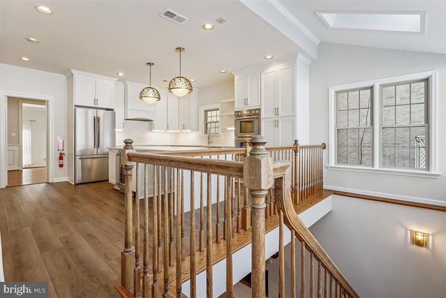 1608 AERIE LN, Mclean, VA 22101