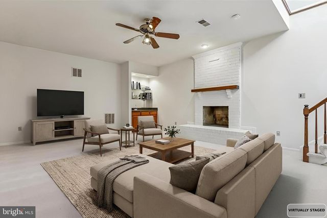 1608 AERIE LN, Mclean, VA 22101