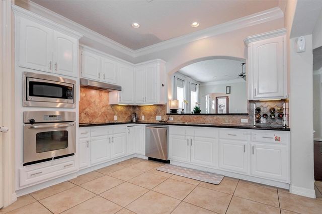 3043 Royal Oaks Grove, Houston, TX 77082