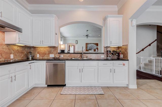 3043 Royal Oaks Grove, Houston, TX 77082