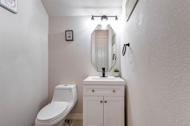 3043 Royal Oaks Grove, Houston, TX 77082