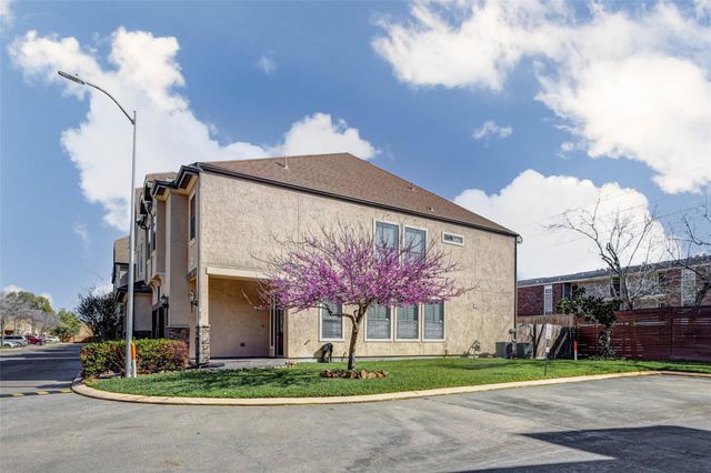 3043 Royal Oaks Grove, Houston, TX 77082