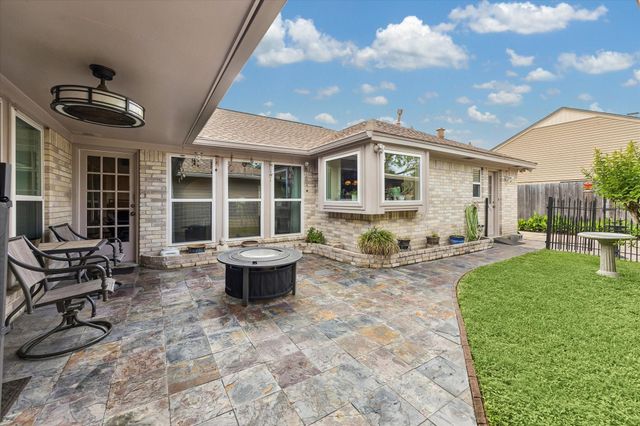 10719 Albury Drive, Houston, TX 77096