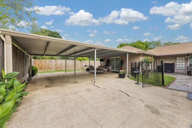 10719 Albury Drive, Houston, TX 77096